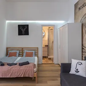 Acacia Budapest