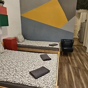 Cheerful And Cozy 2 Bedrooms 2 Bathrooms With Location Budapest